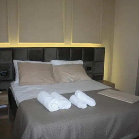 Erik Rooms Tirana Exterior photo