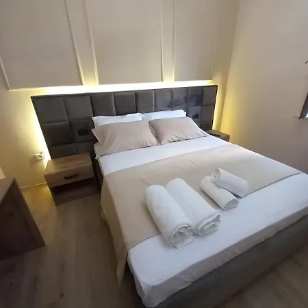 Erik Rooms Tirana Exterior photo