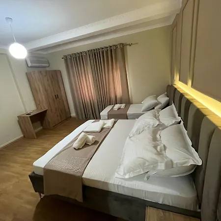Erik Rooms Tirana Exterior photo